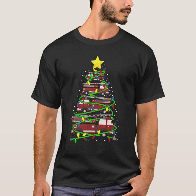 Camiseta firefighter truck christmas tree pajamas santa cla (Frente)