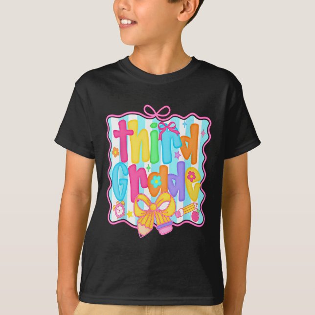 Camiseta First Day Of Third Grade Floral Bundle For Teacher (Frente)