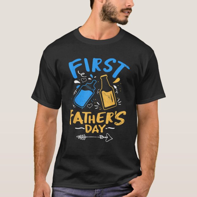 Camiseta First Father s Day  Beer Baby Bottle Daddy 2023 Vi (Frente)