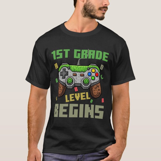 Camiseta First Grade Level Begins Gamer Boys Kids Ck To Sch (Frente)