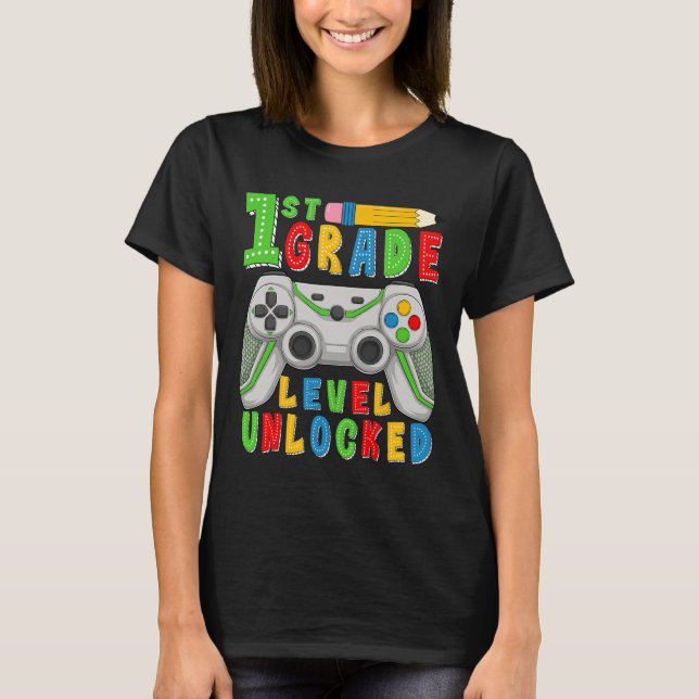 Camiseta First Grade Level Unlocked Ck To School Gamer Boys (Frente)