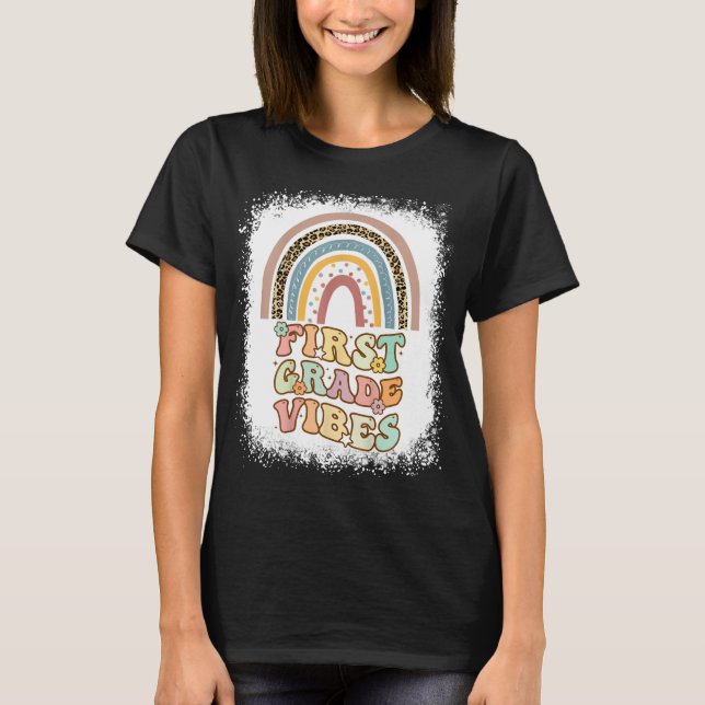 Camiseta First Grade Vibes Shirt, First Teacher (Frente)