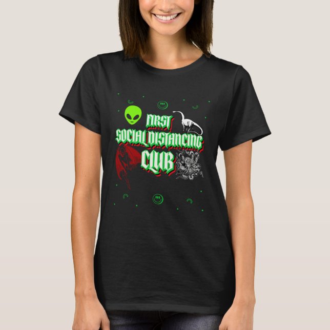 CAMISETA FIRST SOCIAL DISTANCING CLUB CRYPTID ALIEN LOCH NE (Frente)