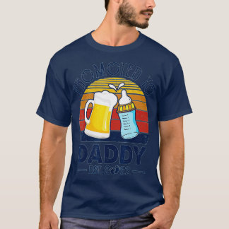 Camiseta First Time Dad Promoted To Daddy 2022 Fathers Day 