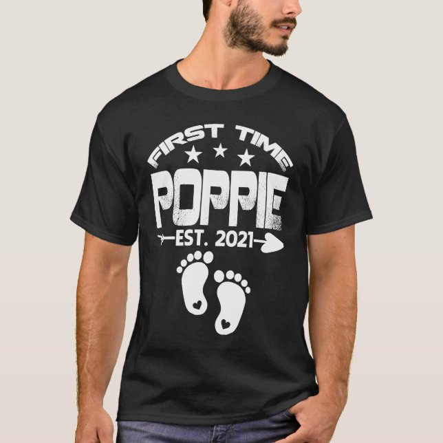 Camiseta First Time Poppie 2021 New Poppie to be  Baby (Frente)