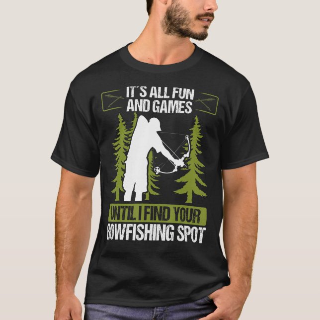 Camiseta Fisherman Airboat Bowfishing Spots Funny Bowfisher (Frente)