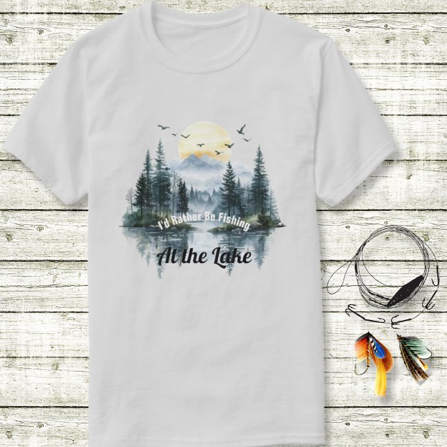 Camiseta Fishing At The Lake T-Shirt (Criador carregado)