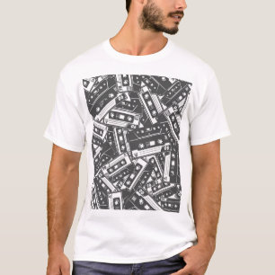 Camiseta Fita Cassete: Padrão de Vintagem Monocromática