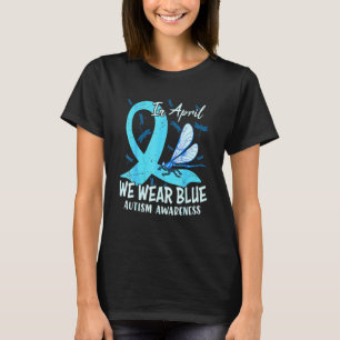 Camiseta Fita de Borboleta Em Abril Nós Usamos Azul Conscie