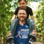 Camiseta Fita de Consciência Azul do Pai de Autismo Ortoso<br><div class="desc">Pai orgulhoso de uma criança autista. Presente de pai de autismo excelente para um Pai que ama seu filho ou filha autista. O A em Autismo é a fita quebra-cabeça de conscientização do autismo. Vista em uma caminhada de arrecadação de fundos.</div>