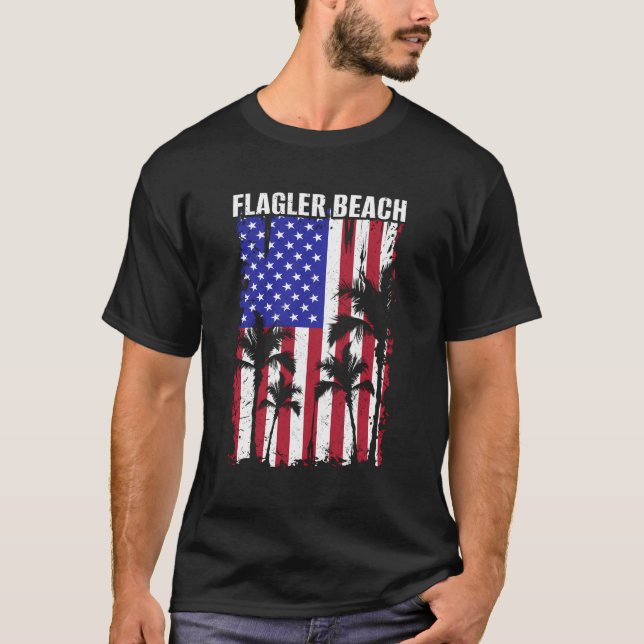 Camiseta Flagler Beach - Patriotic American Flag Palm Trees (Frente)