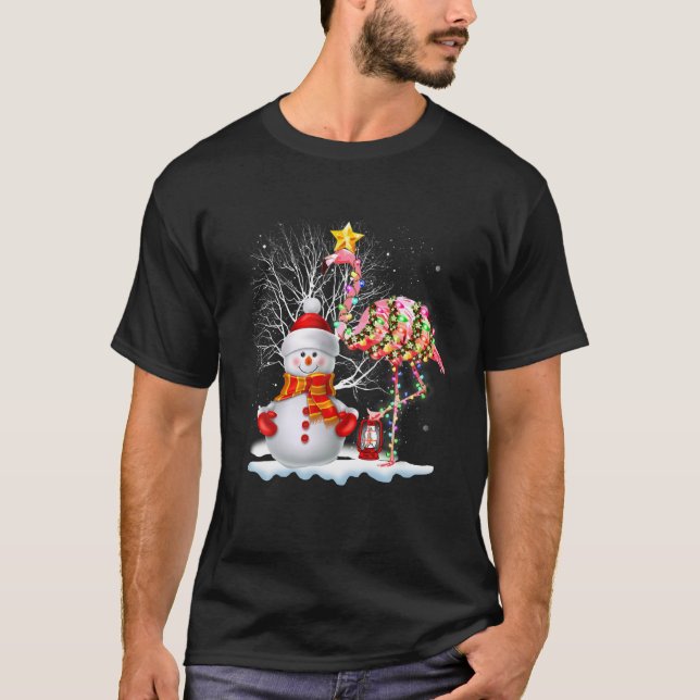 Camiseta Flamingo Árvore de Natal Snowman Santa Hat Flaming (Frente)