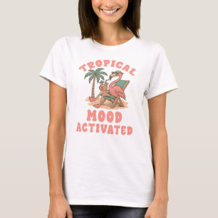 Camiseta Flamingo Ativada Por Humor Tropical.