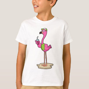 Camiseta Flamingo com óculos de sol e Boné