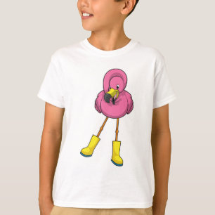Camiseta Flamingo na chuva com botas de borracha