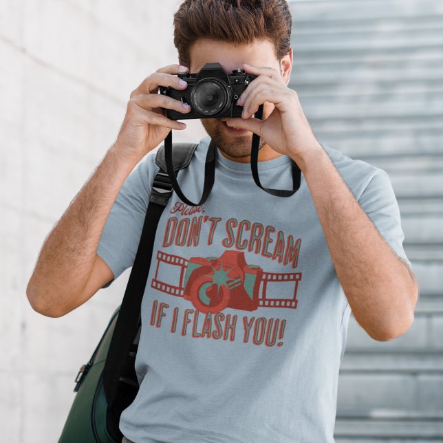 Camiseta Flash da câmera fotográfica em formato engraçado (Criador carregado)