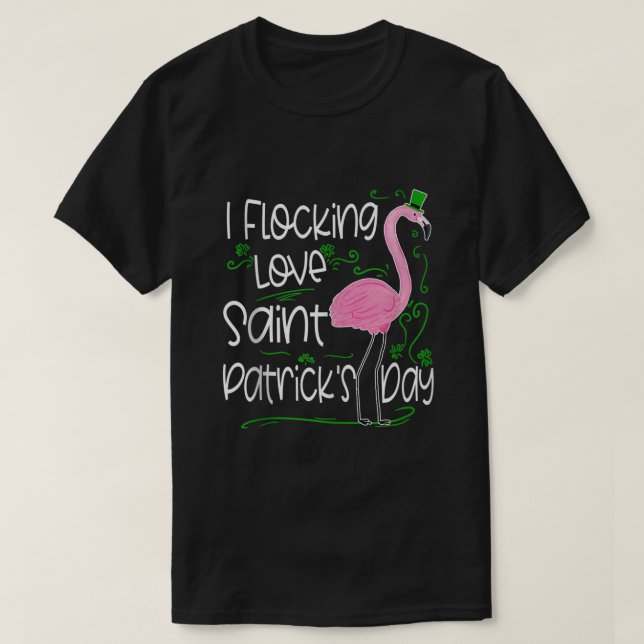 Camiseta Flocando o Dia de São Patrício Flamingo Funny Sant (Frente do Design)