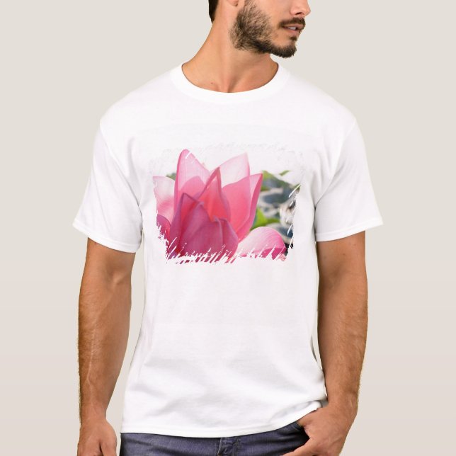 Camiseta Flor de lótus [Nelumbo speciosum] em cheio (Frente)