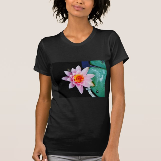 Camiseta Flor lírio de água, rosa quente e lótus laranja (Frente)