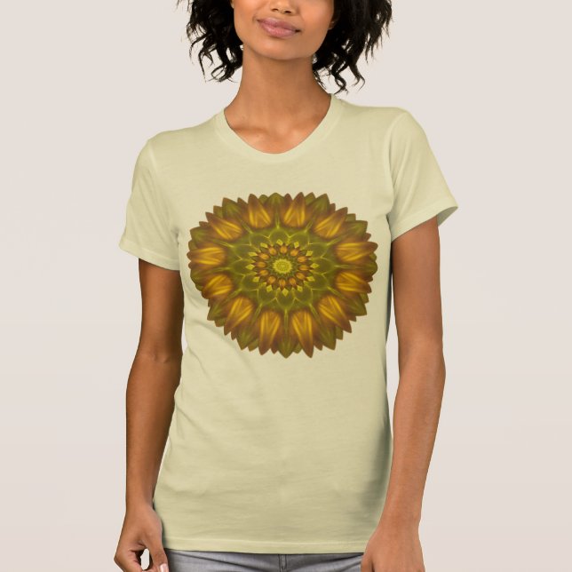 Camiseta Flor Mandala com tons brilhantes de amarelo (Frente)
