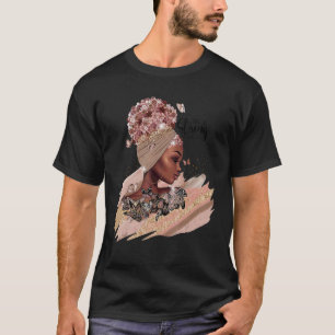 Camiseta Floral Black Girl fala forte sobre mulheres afrode
