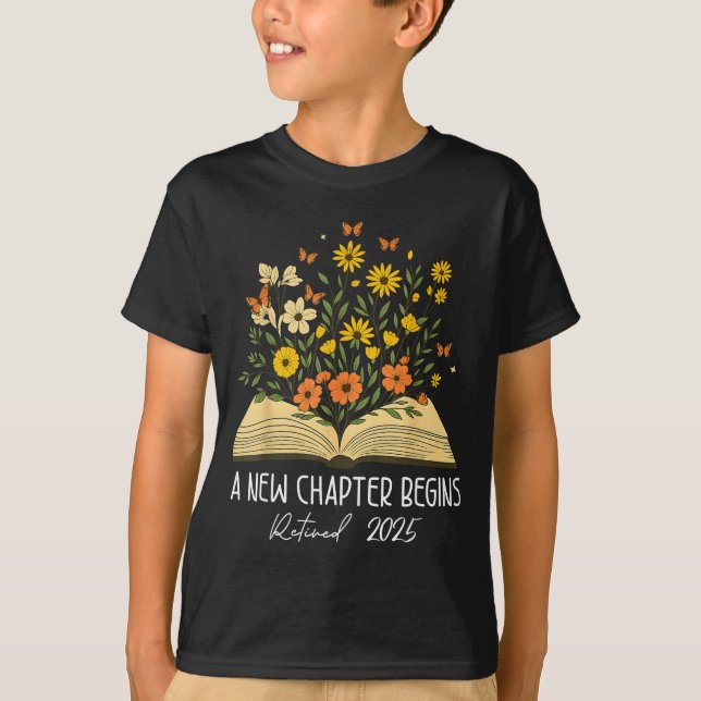 Camiseta Floral Book A New Chapter Begins Retired Retiremen (Frente)