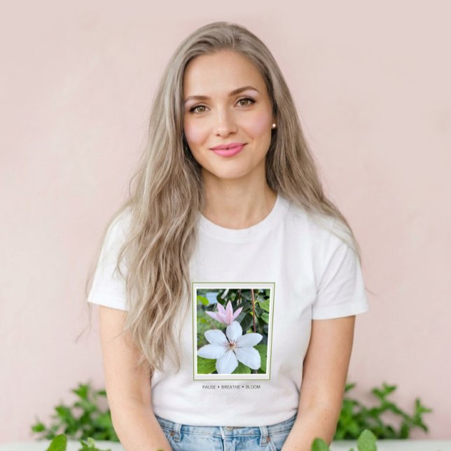 Camiseta Floral Pause Breathe Bloom  (Criador carregado)