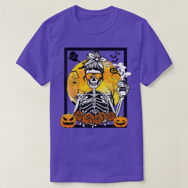 Camiseta Floral Pumpkin Skeleton Messy Bun Drinking Coffee  (Frente do Design)