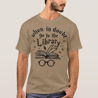 Camiseta Floral Quando Em Dúvida Ir Ao Livro Engraçado Da B