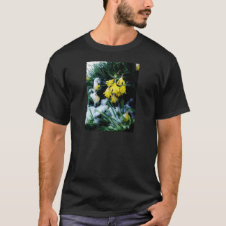 Camiseta Flores amarelas Daffodils na neve