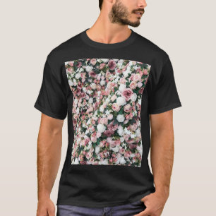 Camiseta Flores artificiais coloridas: fundo vibrante