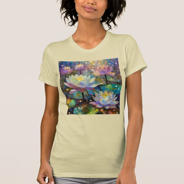 Camiseta Flores de Lótus Delicadas Desabrochando na Neve (Frente)