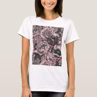 Camiseta Flores de pénia e mariposas T-Shirt