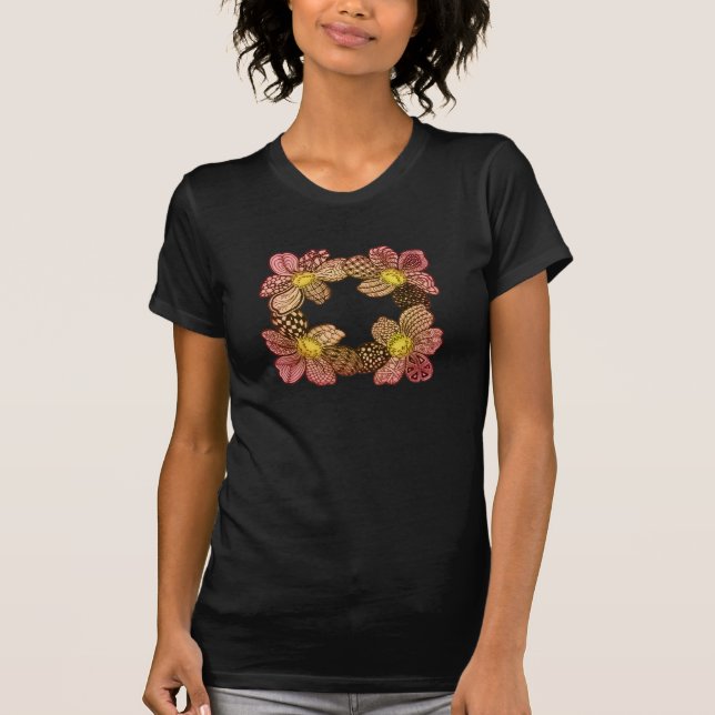 Camiseta Flores de rabisco em pêssego, laranja e Dourado (Frente)
