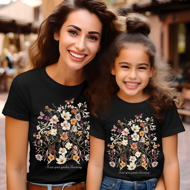 Camiseta Flores Presas Flores Selvagens Texto Rapariga Cott (Pressed Flowers Wildflowers Text Cottagecore T-Shirt)