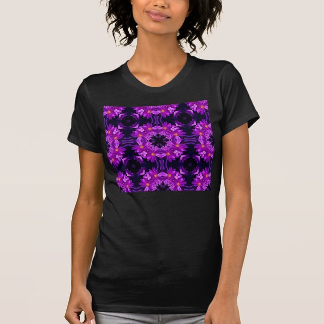 Camiseta Flores roxas sem costura (Frente)
