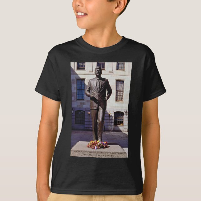 Camiseta Flores vermelhas da estátua de John F. Kennedy (Frente)