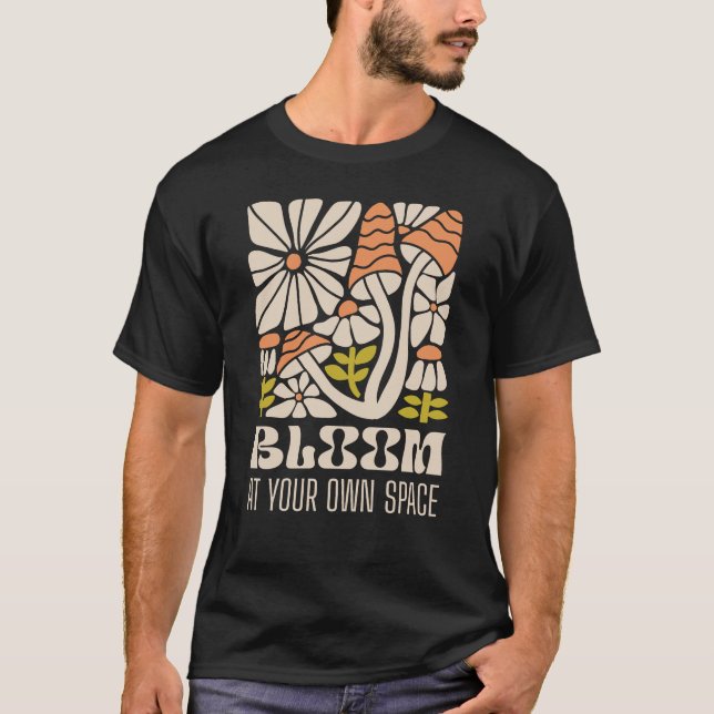 Camiseta Floresça no Seu Próprio Espaço – Cogumelo Groovy R (Frente)