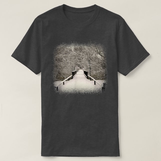 Camiseta Floresta de inverno com neve (Frente do Design)