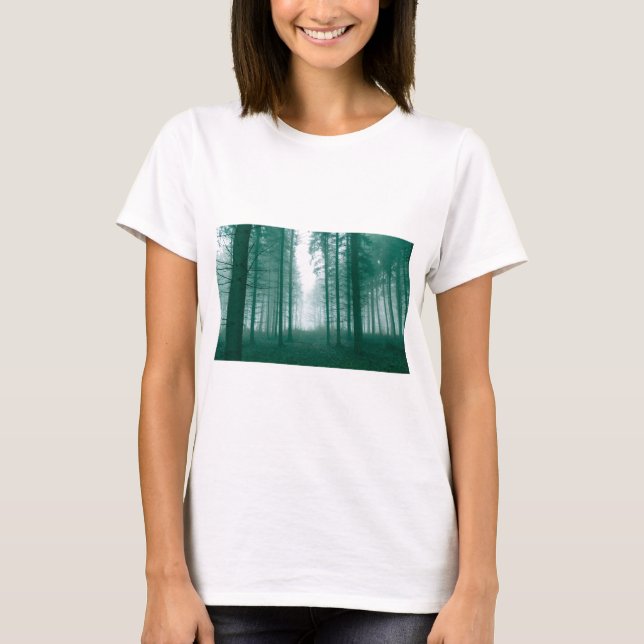 Camiseta Floresta fantasma com neblina em verde (Frente)