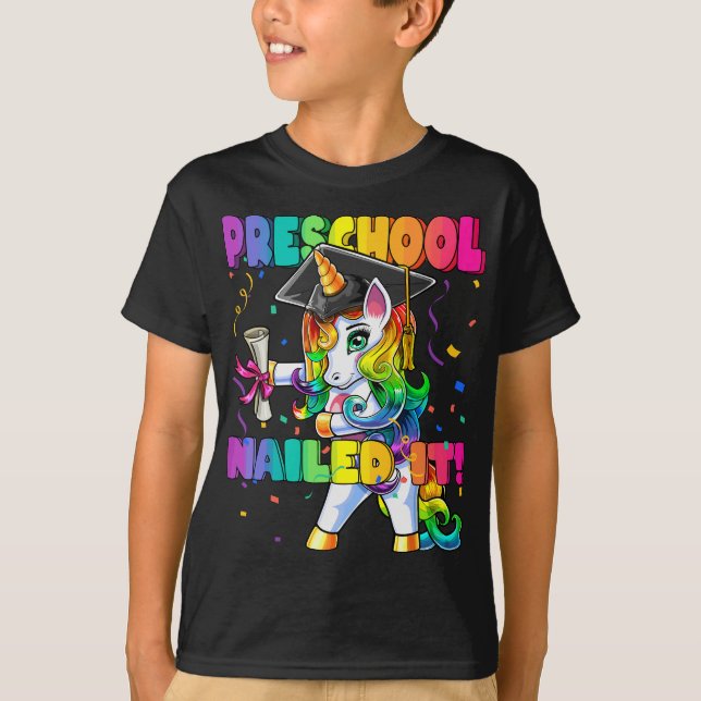 Camiseta Flosing Unicorn - Diploma do Boné de formatura da  (Frente)