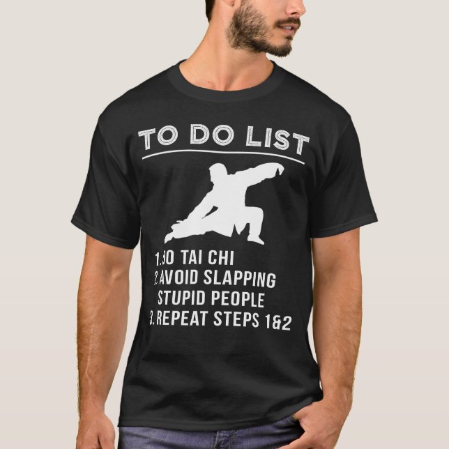 Camiseta Flow & Chuckle - Tai Chi Tee Hilariante To-Do (Frente)