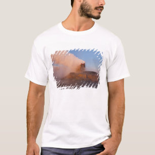 Camiseta Fly Geyser com Granite Range de cumes nevados