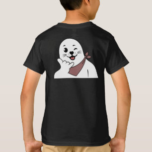 Camiseta Foca Piscando de Lenço no Pescoço Fazendo Sinal de