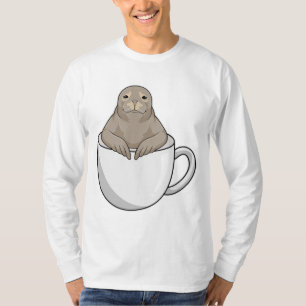 Camiseta Foco com copo de café
