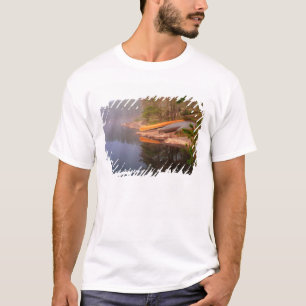 Camiseta Foggy Canoe Campsite, Lago Kawnipi,