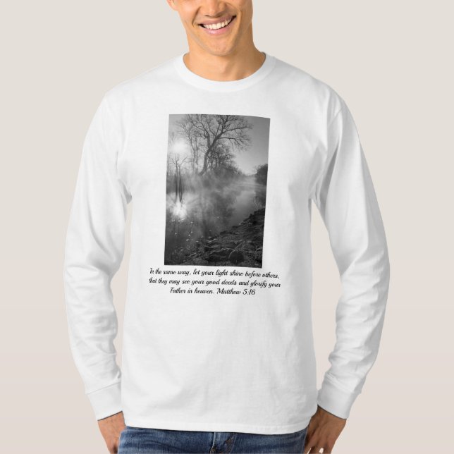 Camiseta Foggy River Morning Sunrise (Frente)