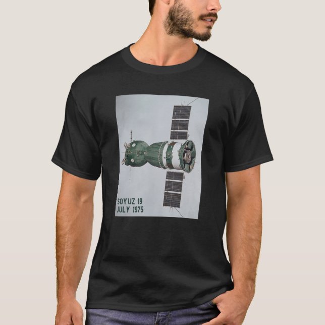Camiseta Foguete da Nave Espacial Soyuz Órbita CCCP Espaço (Frente)