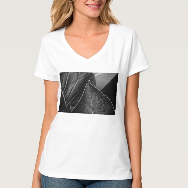 Camiseta folhas sendo (Frente)