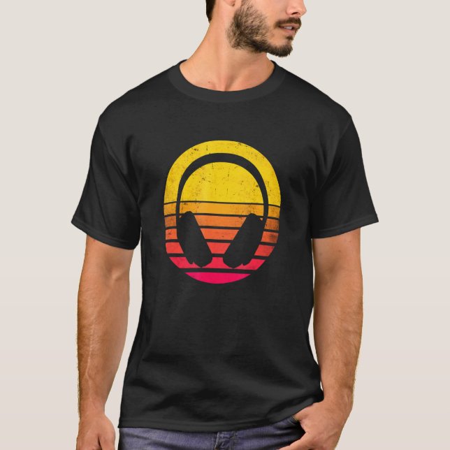 Camiseta Fones de ouvido de áudio com imagem Voltar ao esti (Frente)